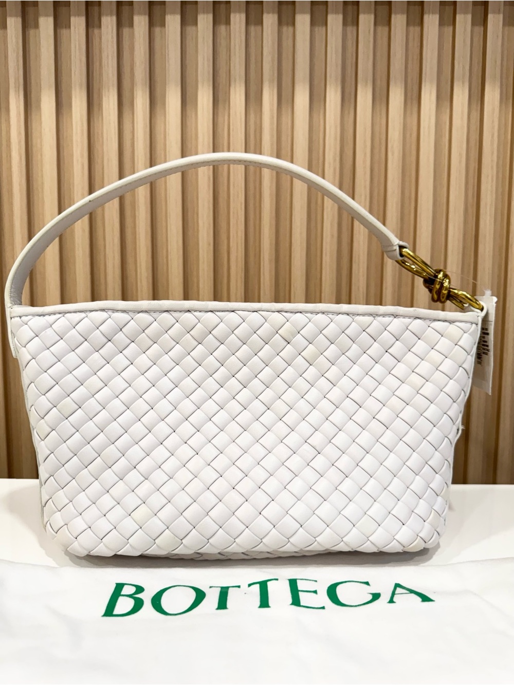 Bottega Veneta White Chalk Padded Intrecciato Leather Knot Shoulder Bag - Picture 2 of 13